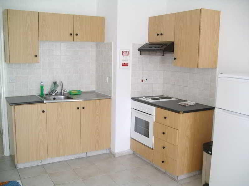 Renos Hotel Apts Polis Eksteriør billede
